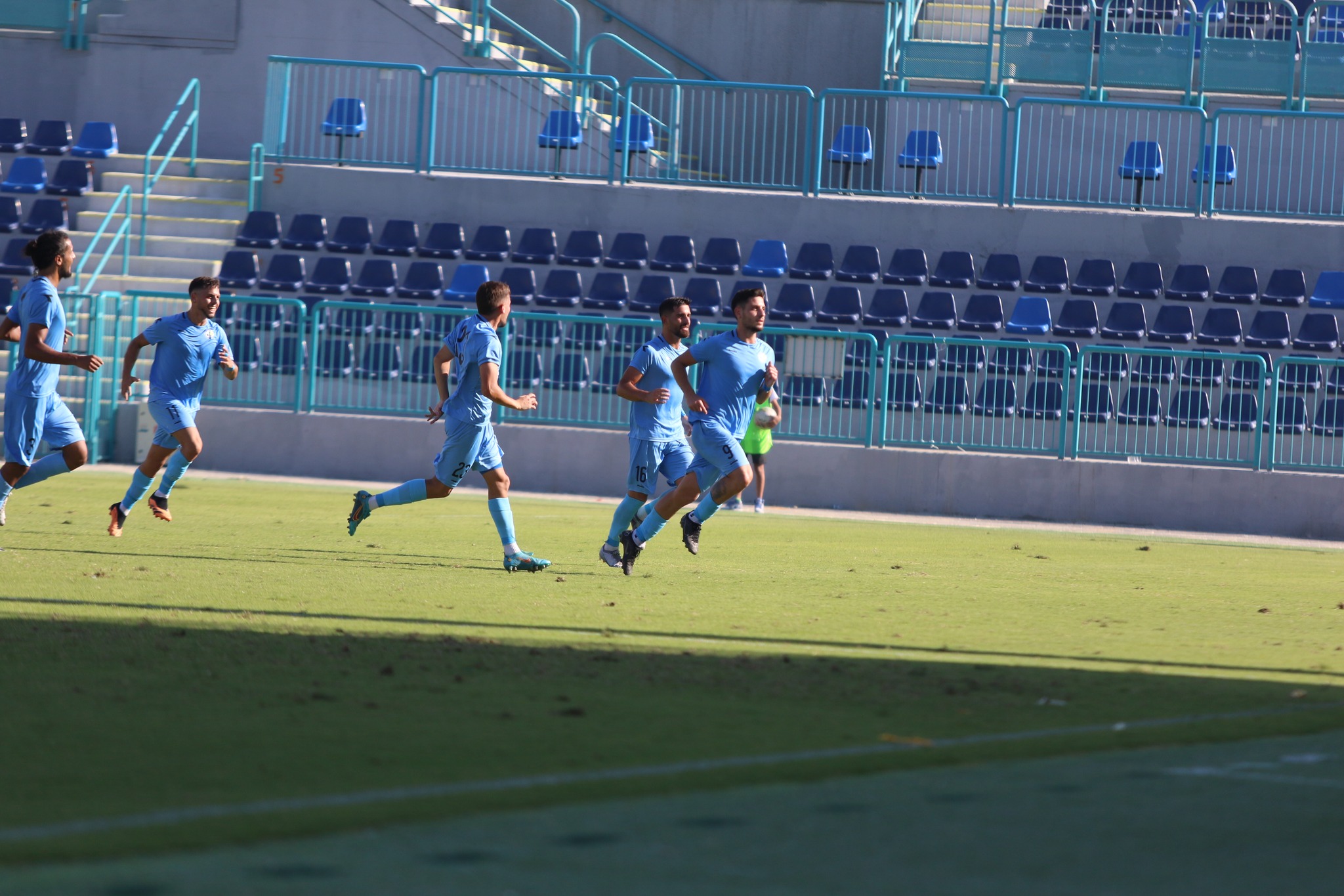 מיכאל אשכנזי חוגג את השער (דאפר מחאמיד)